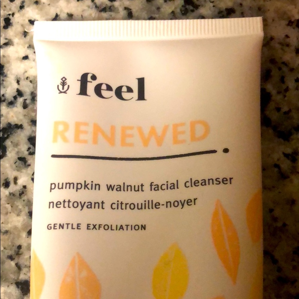 ⭐️NWT⭐️ feel beauty facial cleanser